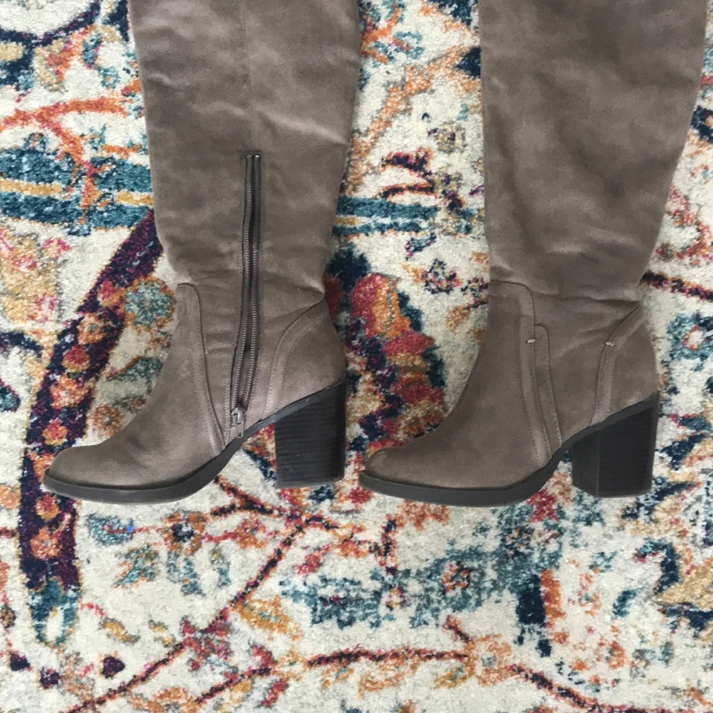 Over Knee Boots - Picture 2 of 6